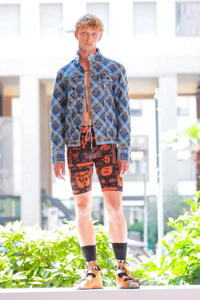 Look 36